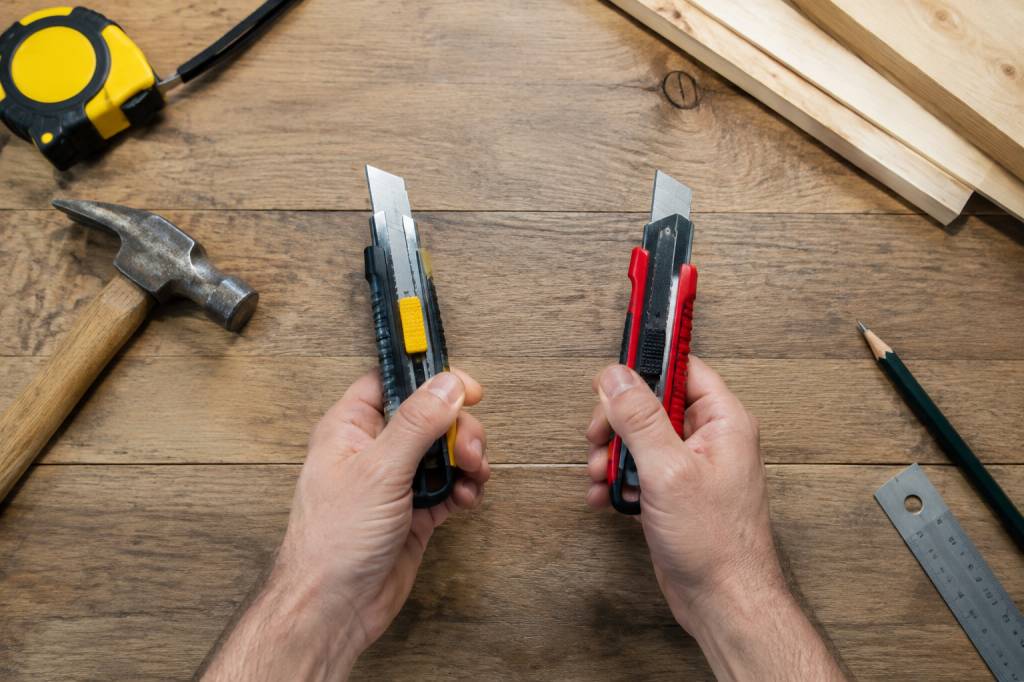 Couteau à droite ou à gauche : comment choisir le bon modèle pour bricoler ?
